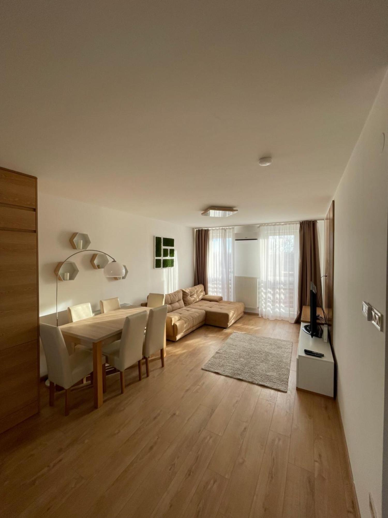 Sarlo Apartman ديبريتْسين المظهر الخارجي الصورة